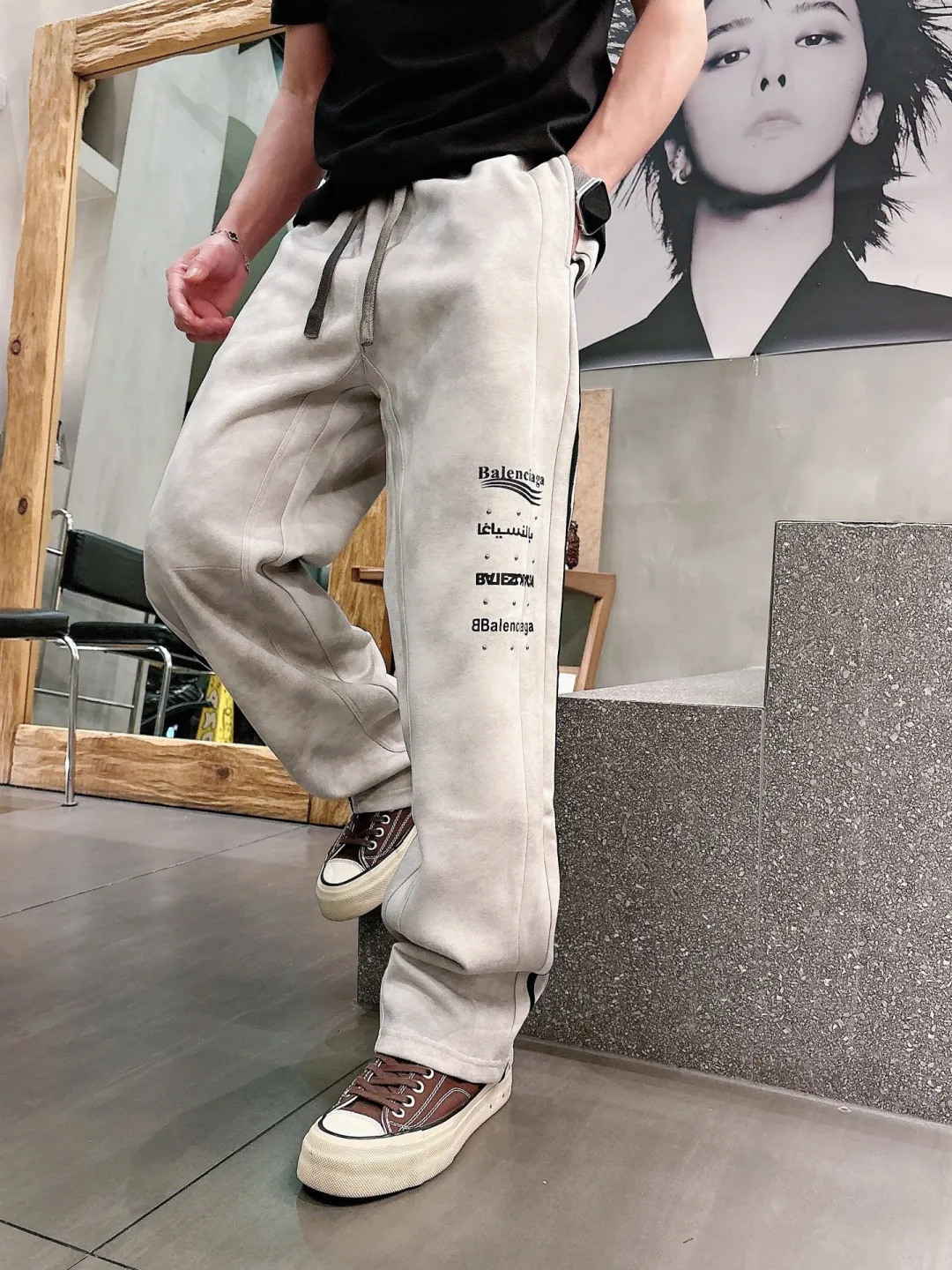 Balenciaga 🆕2026 Autumn and Winter New Arrival Casual Pants! The official website will be released simultaneously. Brand Classic LOGO casual pants, customized fabrics, excellent comfort and strong touch. Highly recognisable, perfect appearance and craftsmanship. Size:M-3XL
